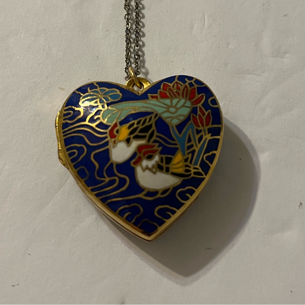 Cloisonne Heart Pendant And Chain Necklace Cloisonne Heart Pendant And Chain Necklace